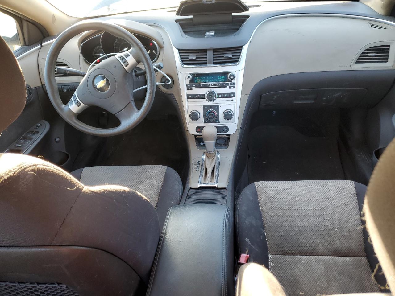 2011 Chevrolet Malibu - Image 8