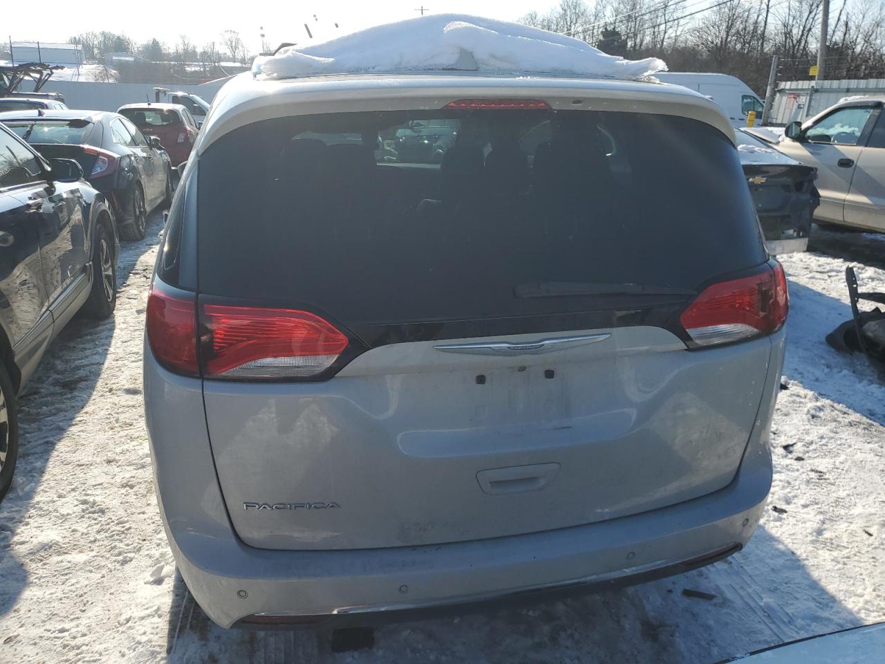 2017 Chrysler Pacifica - Image 6