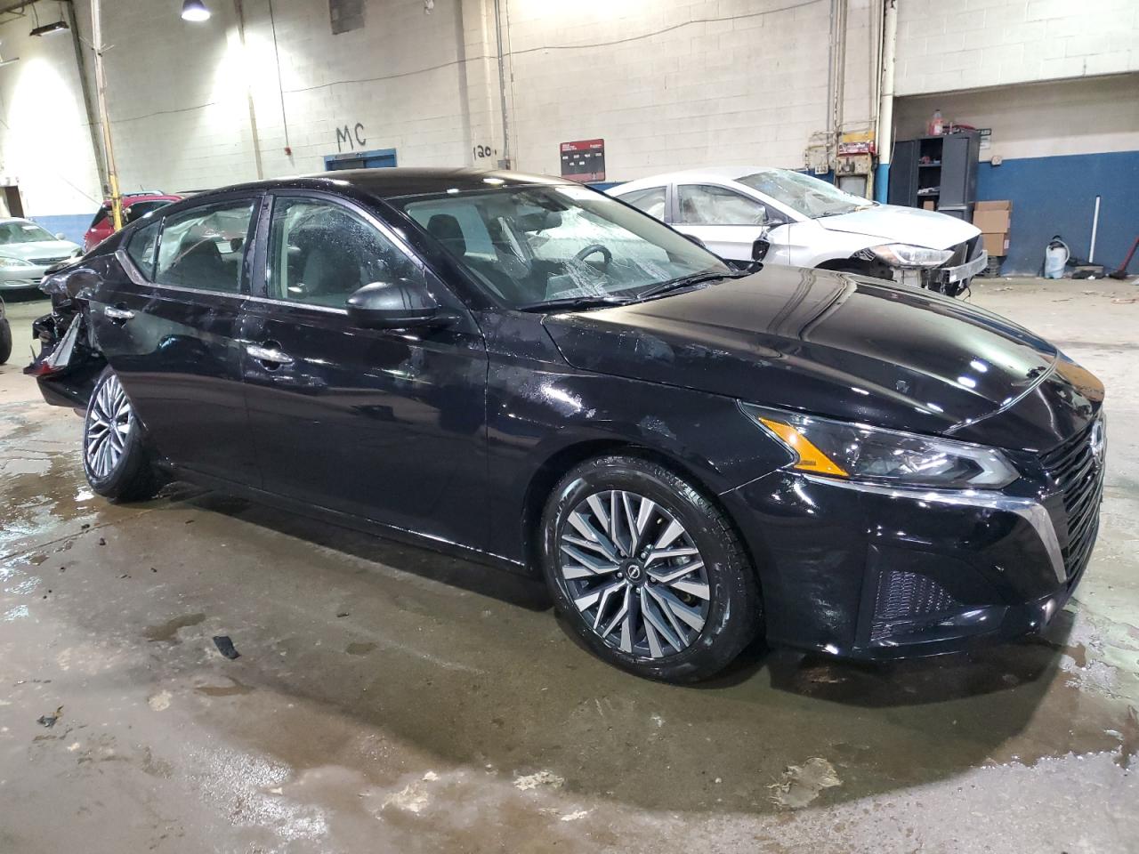 2024 Nissan Altima - Image 4