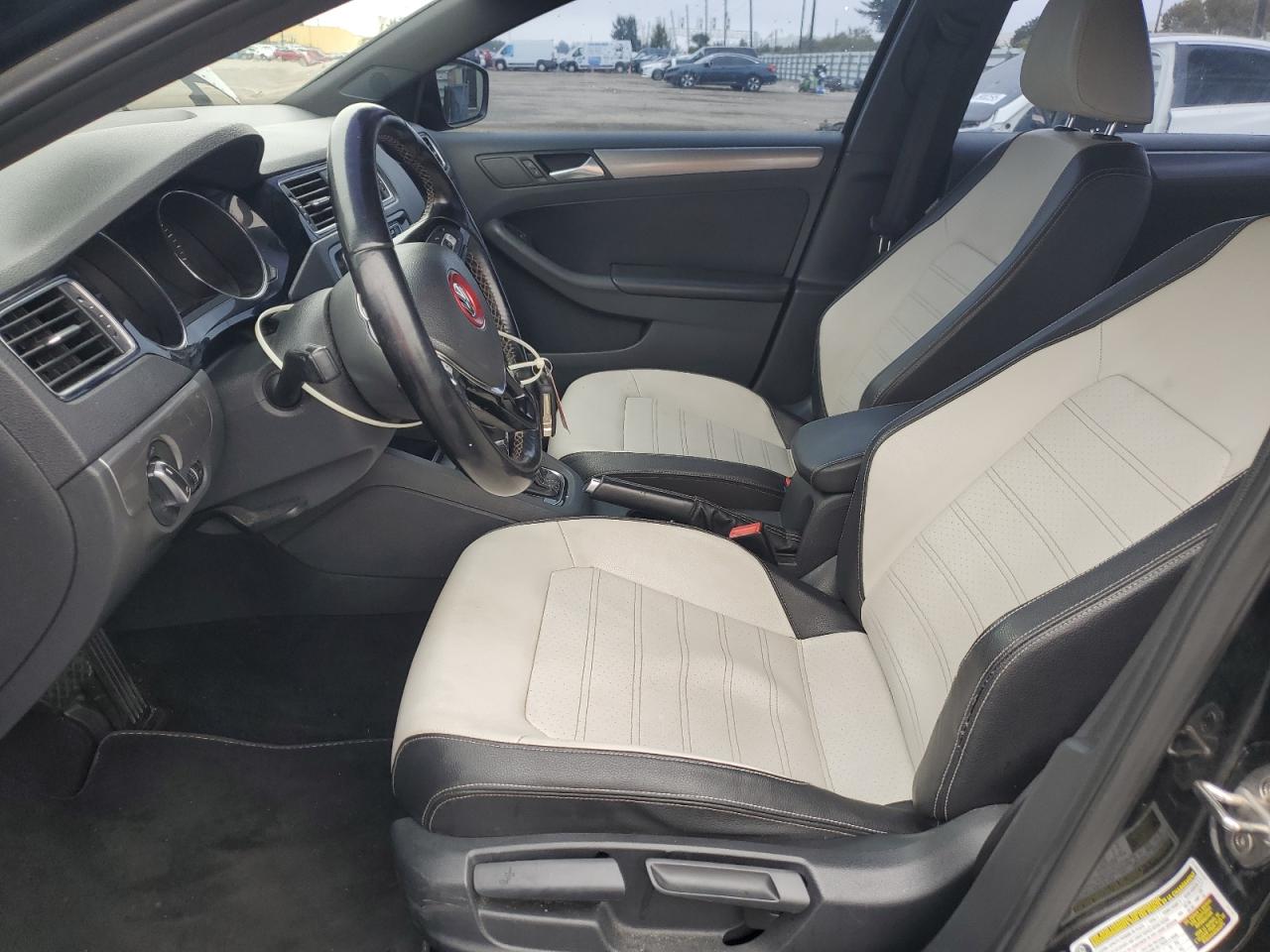 2017 Volkswagen Jetta - Image 7
