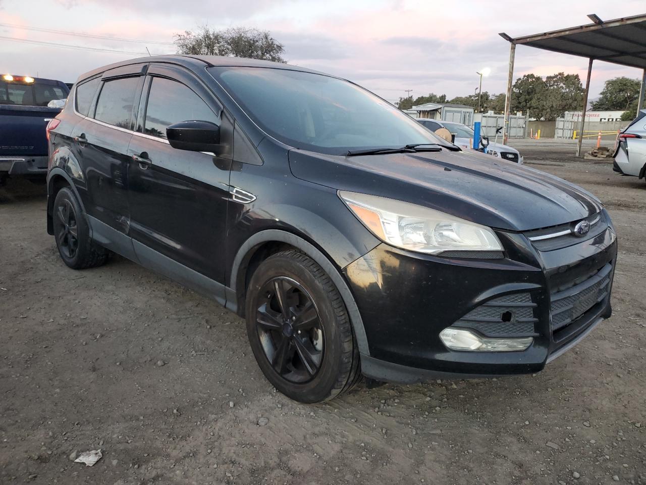 VIN 1FMCU0GX3GUC13852 2016 FORD ESCAPE no.4