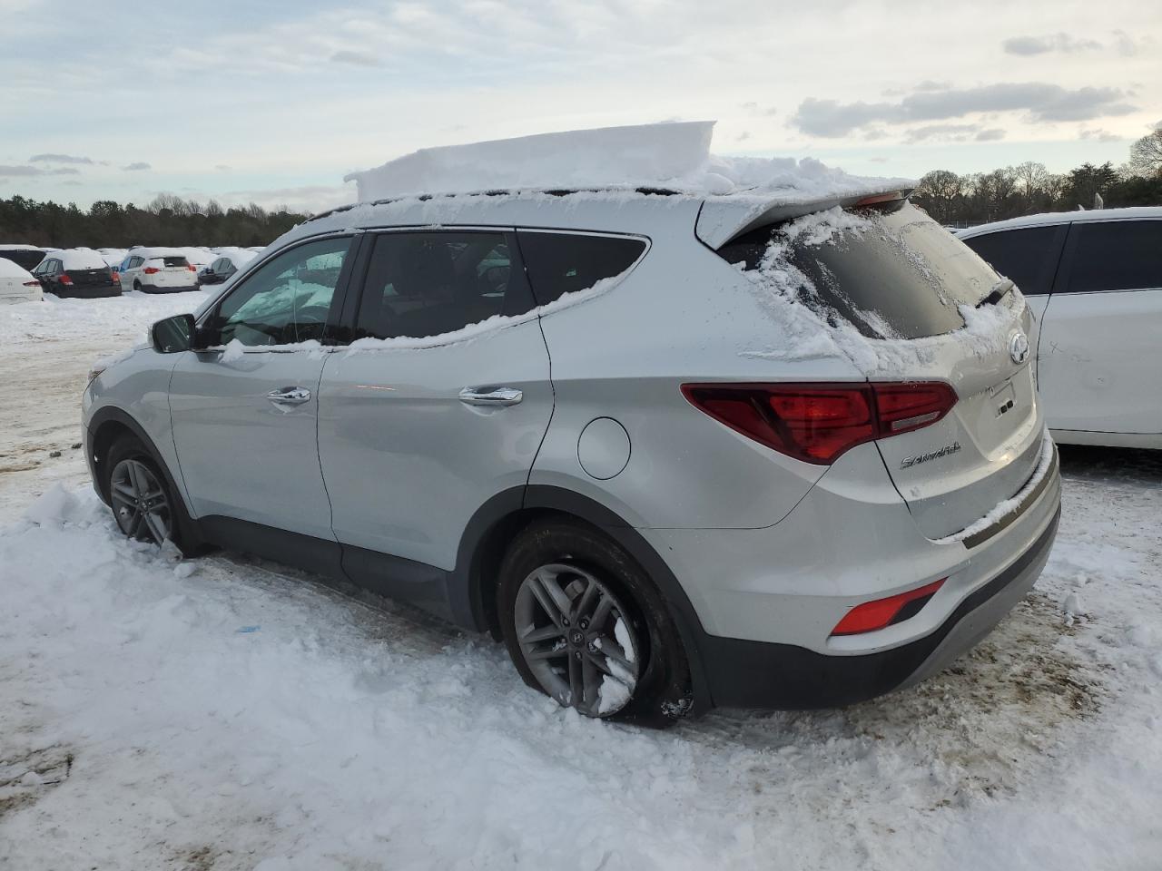 5XYZUDLB5HG412551 2017 HYUNDAI SANTA FE - Image 2