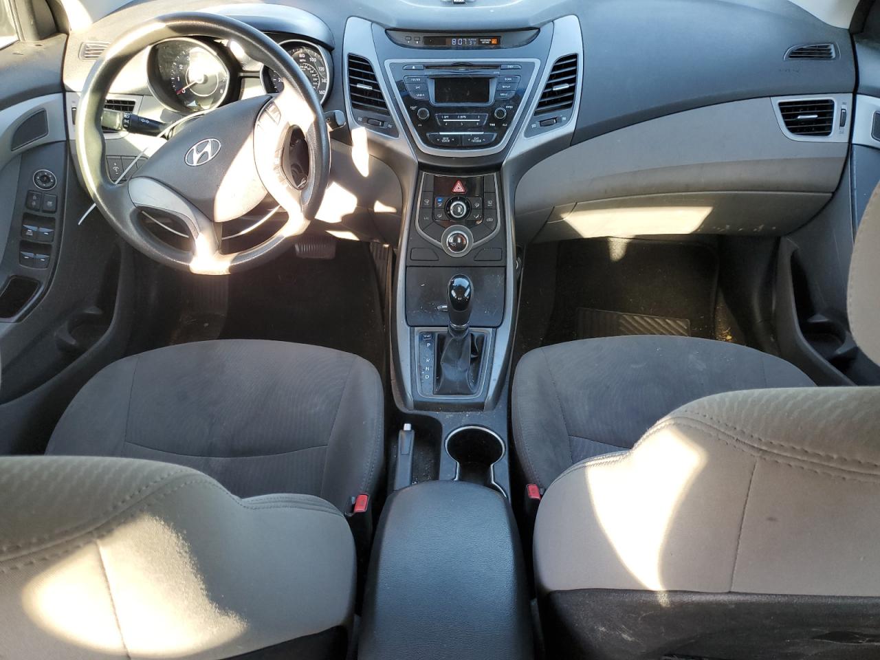 2015 Hyundai Elantra - Image 8