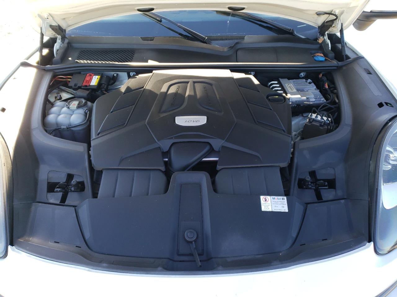2019 Porsche Cayenne - Image 12