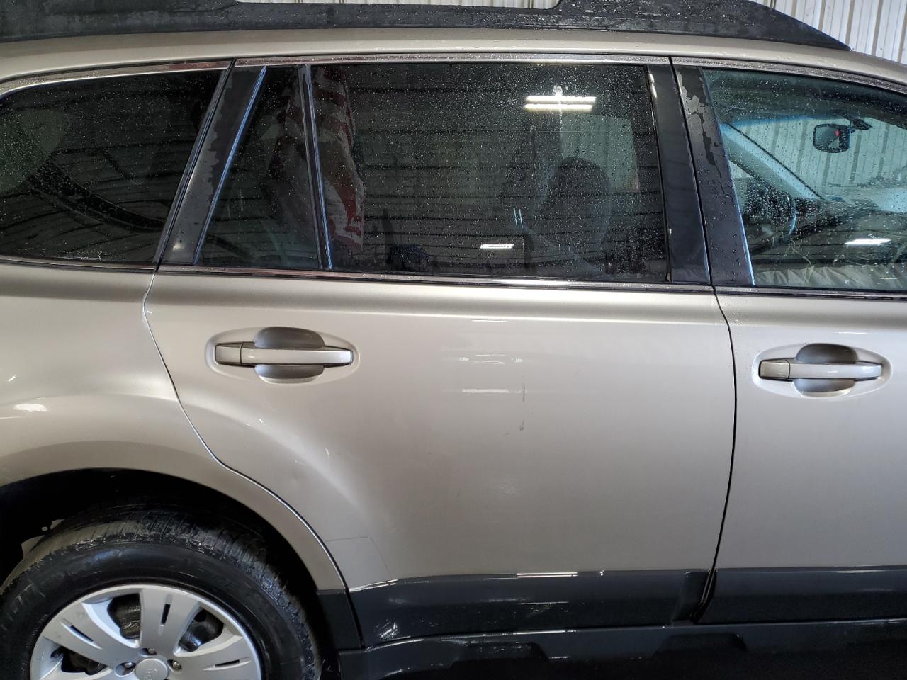 2014 Subaru Outback - Image 11