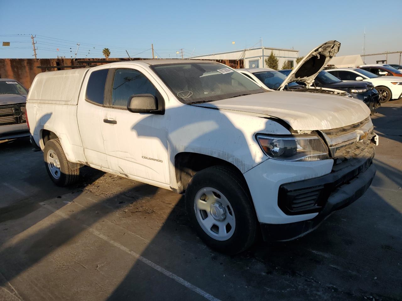 VIN 1GCHSBEA8N1241882 2022 CHEVROLET COLORADO no.4