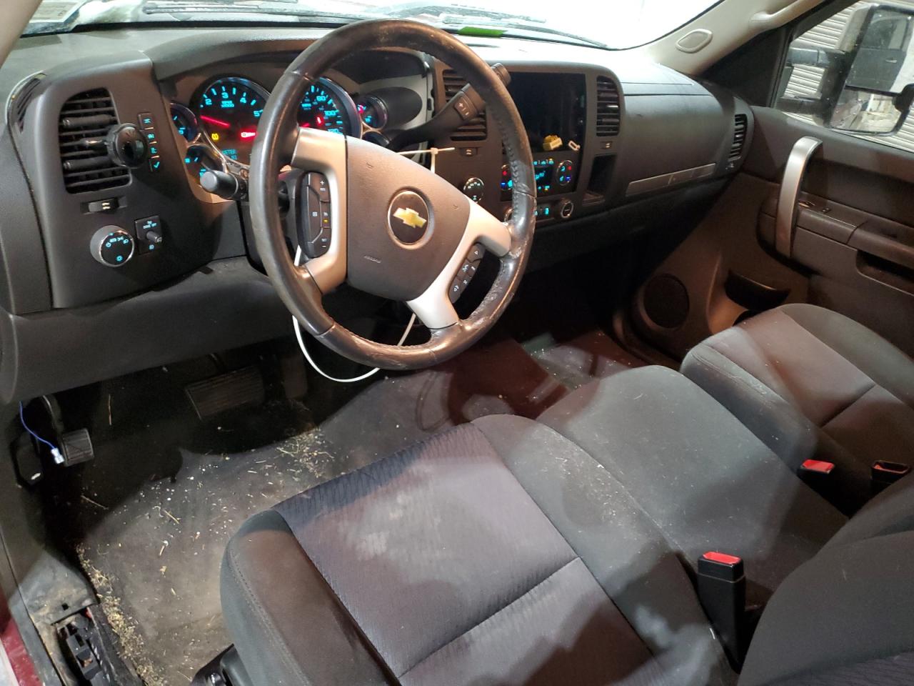 2013 Chevrolet Silverado - Image 8