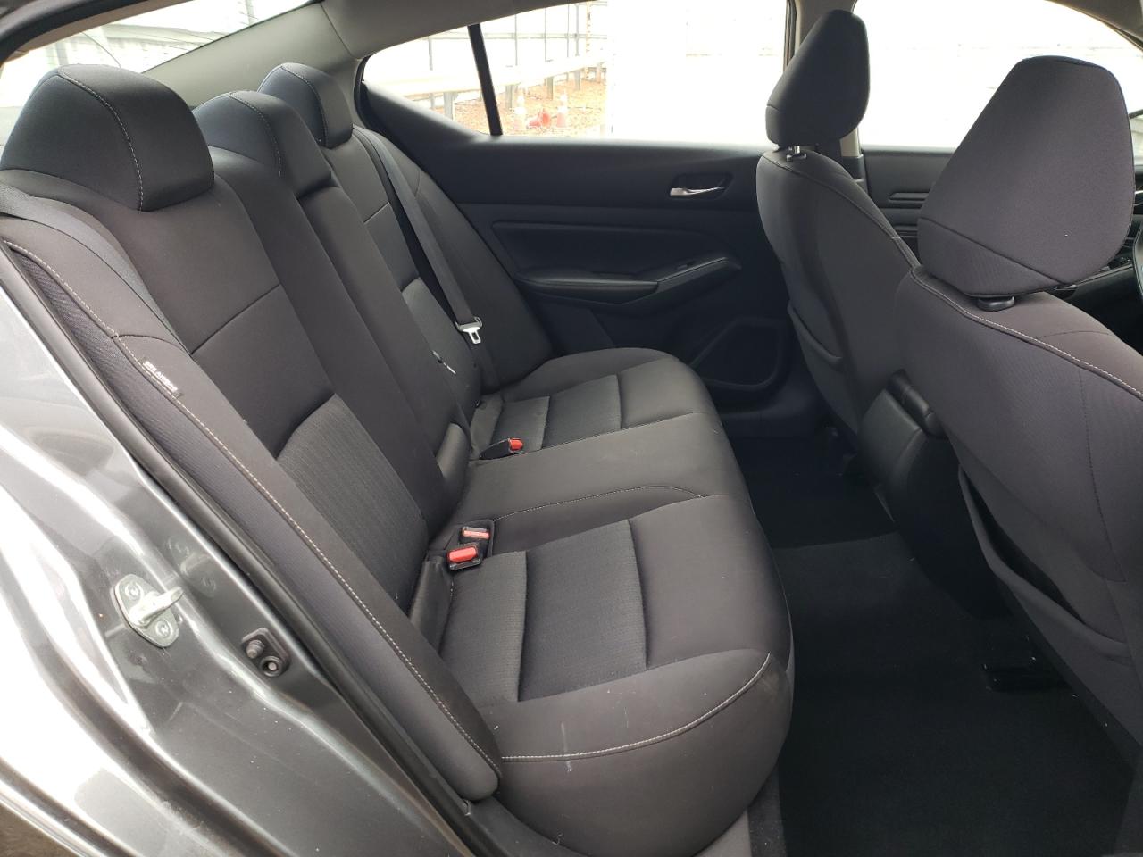 2020 Nissan Altima - Image 11