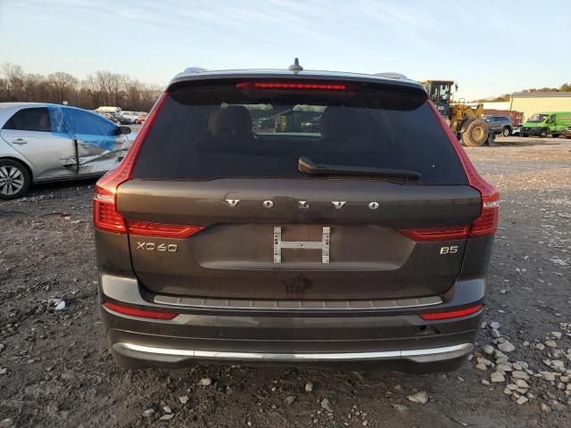  VOLVO XC60 B5 IN 2022 Szary