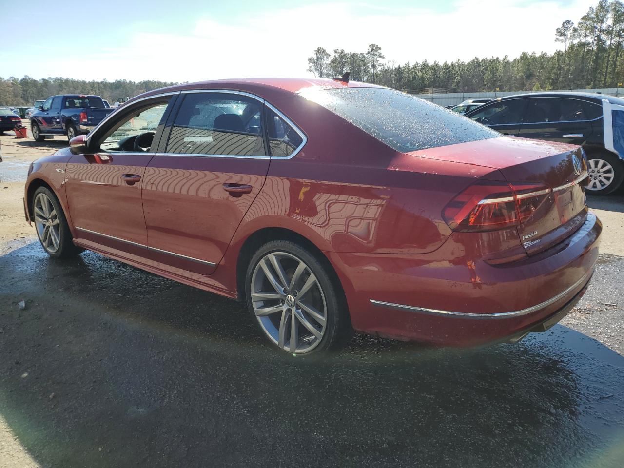2017 Volkswagen Passat - Image 2