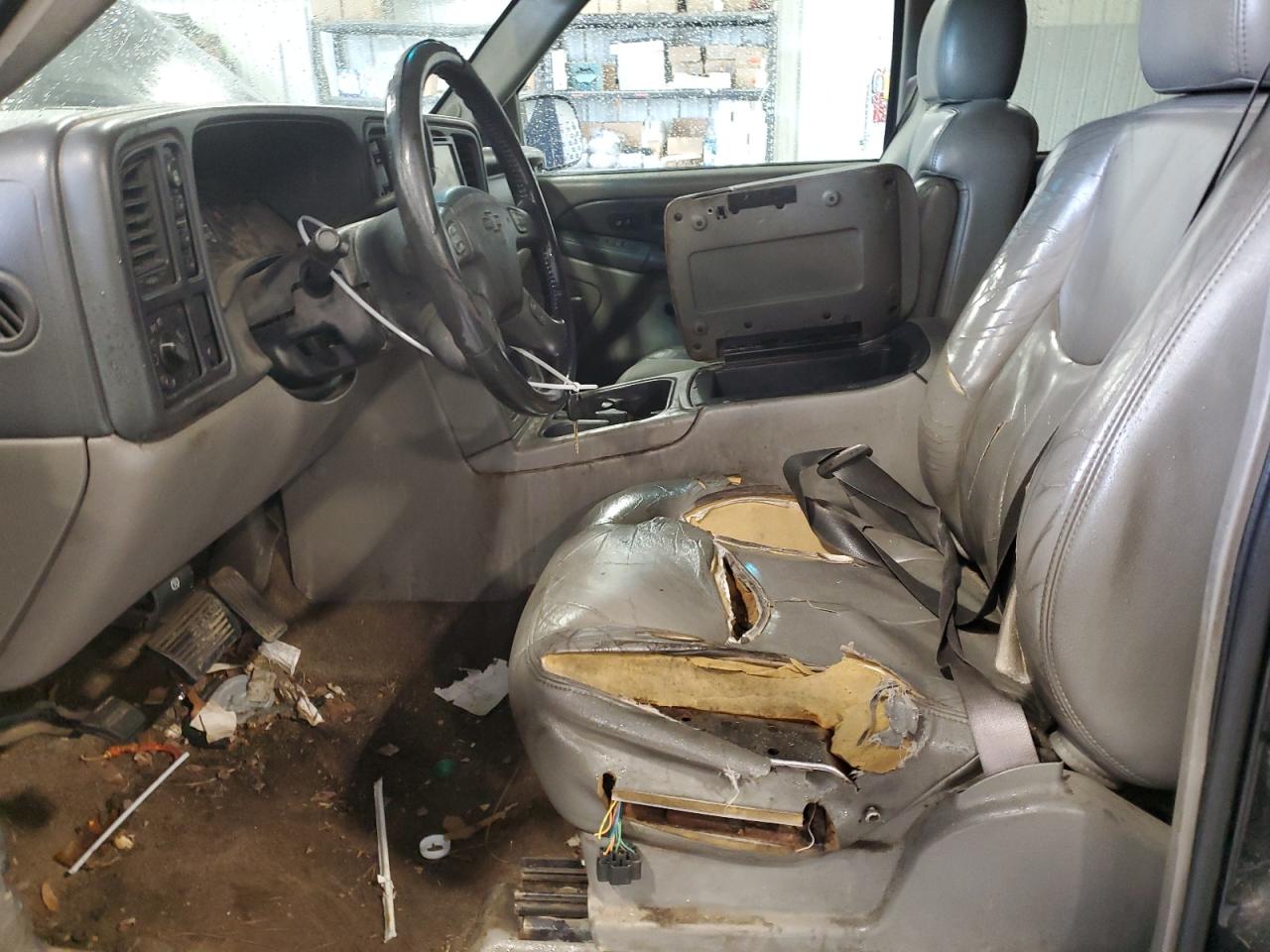 2003 Chevrolet Suburban - Image 7