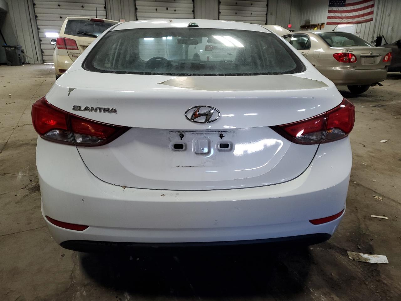 2016 Hyundai Elantra - Image 6