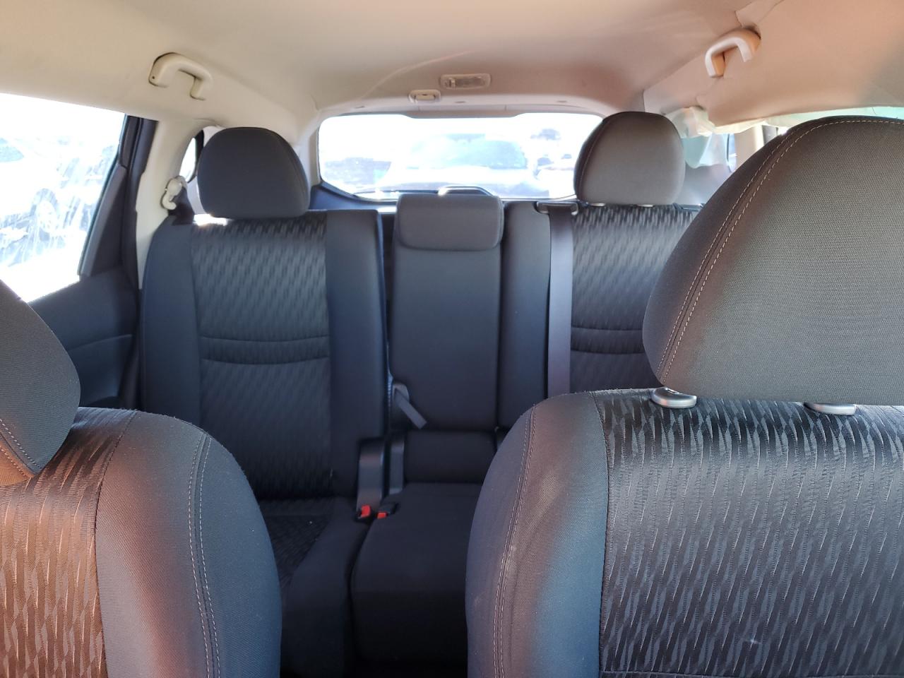 2018 Nissan Rogue - Image 10