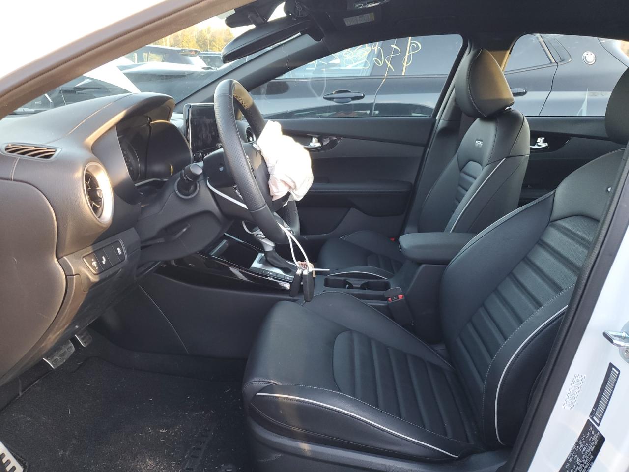 2024 Kia Forte - Image 7