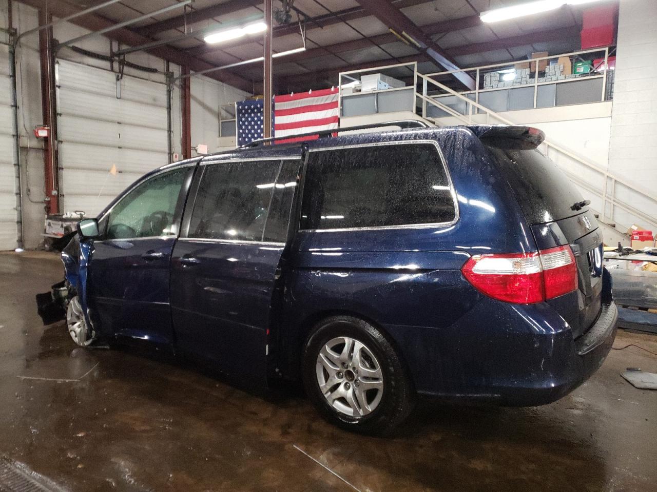 2005 Honda Odyssey - Image 2