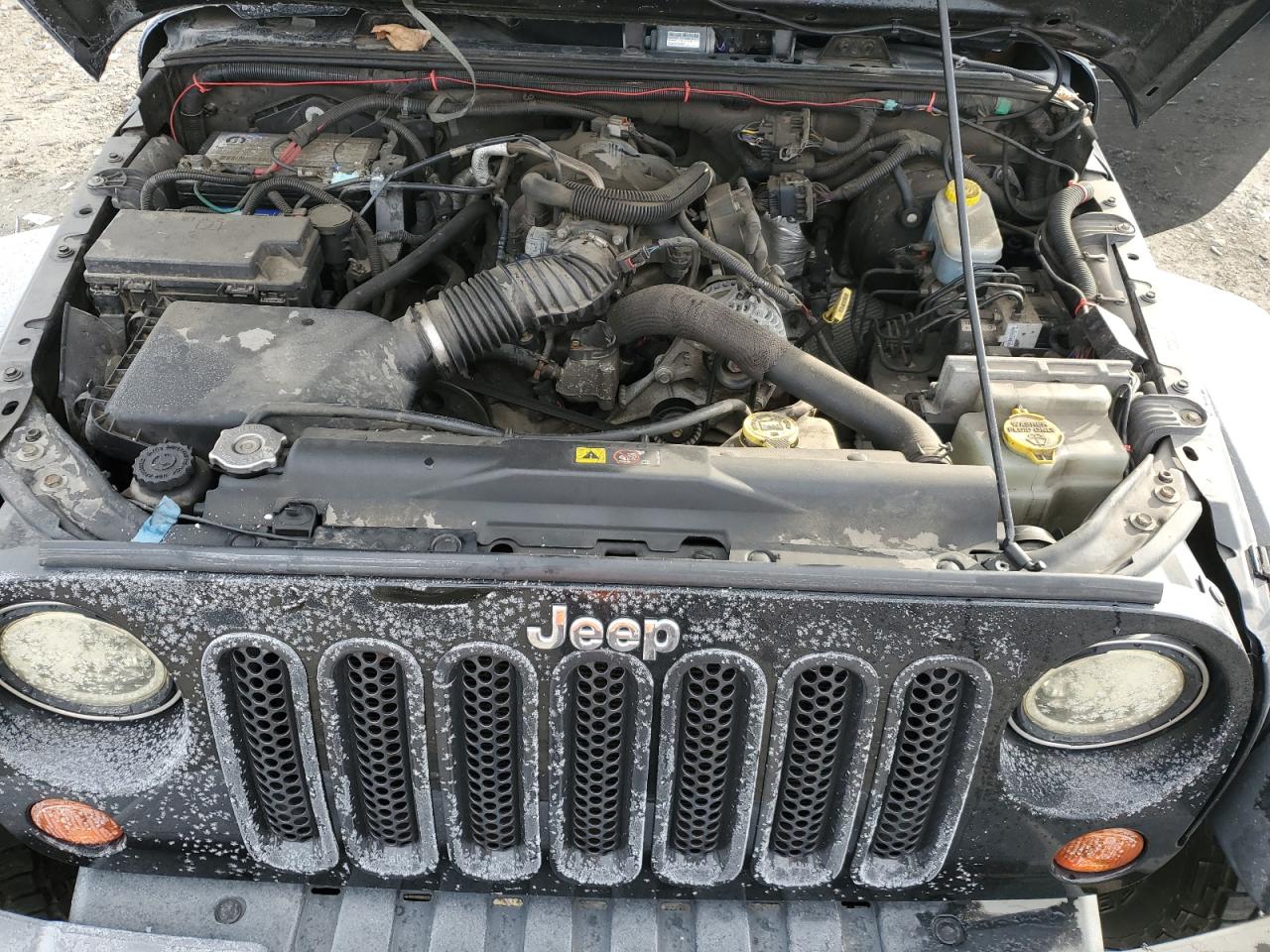 2010 Jeep Wrangler - Image 12