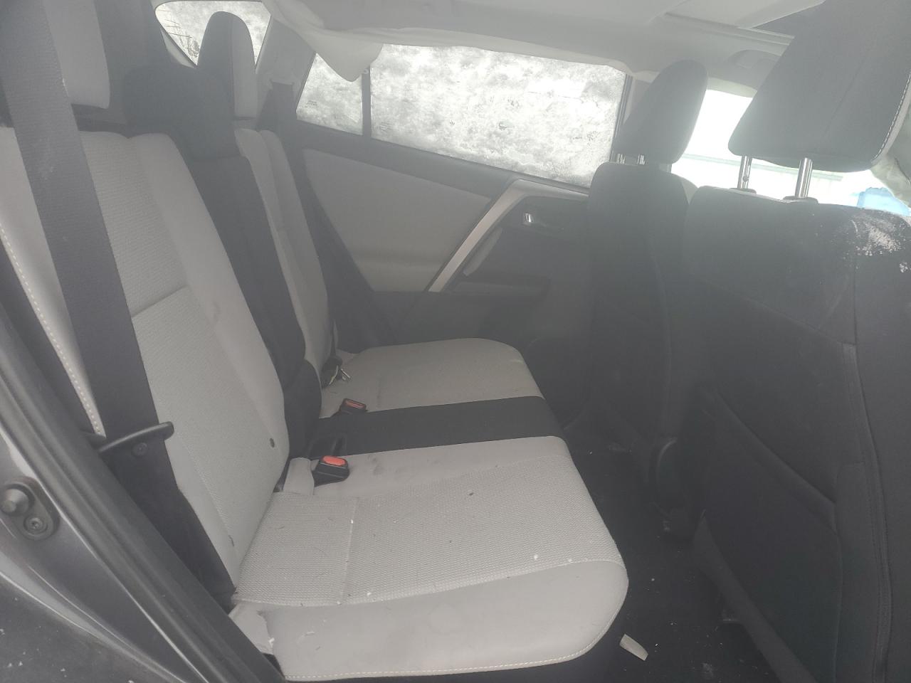2016 Toyota RAV 4 - Image 11