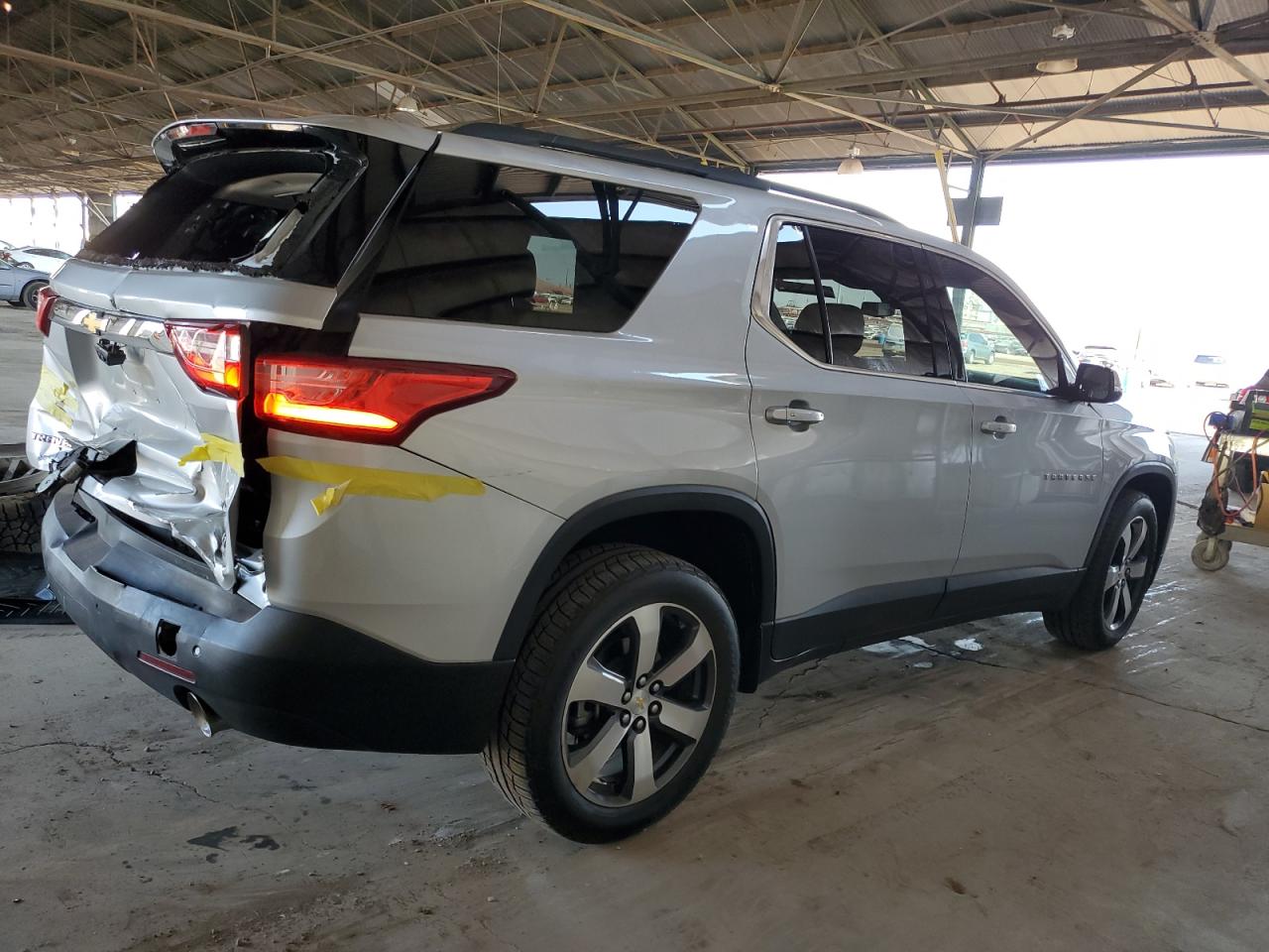 2019 Chevrolet Traverse - Image 3