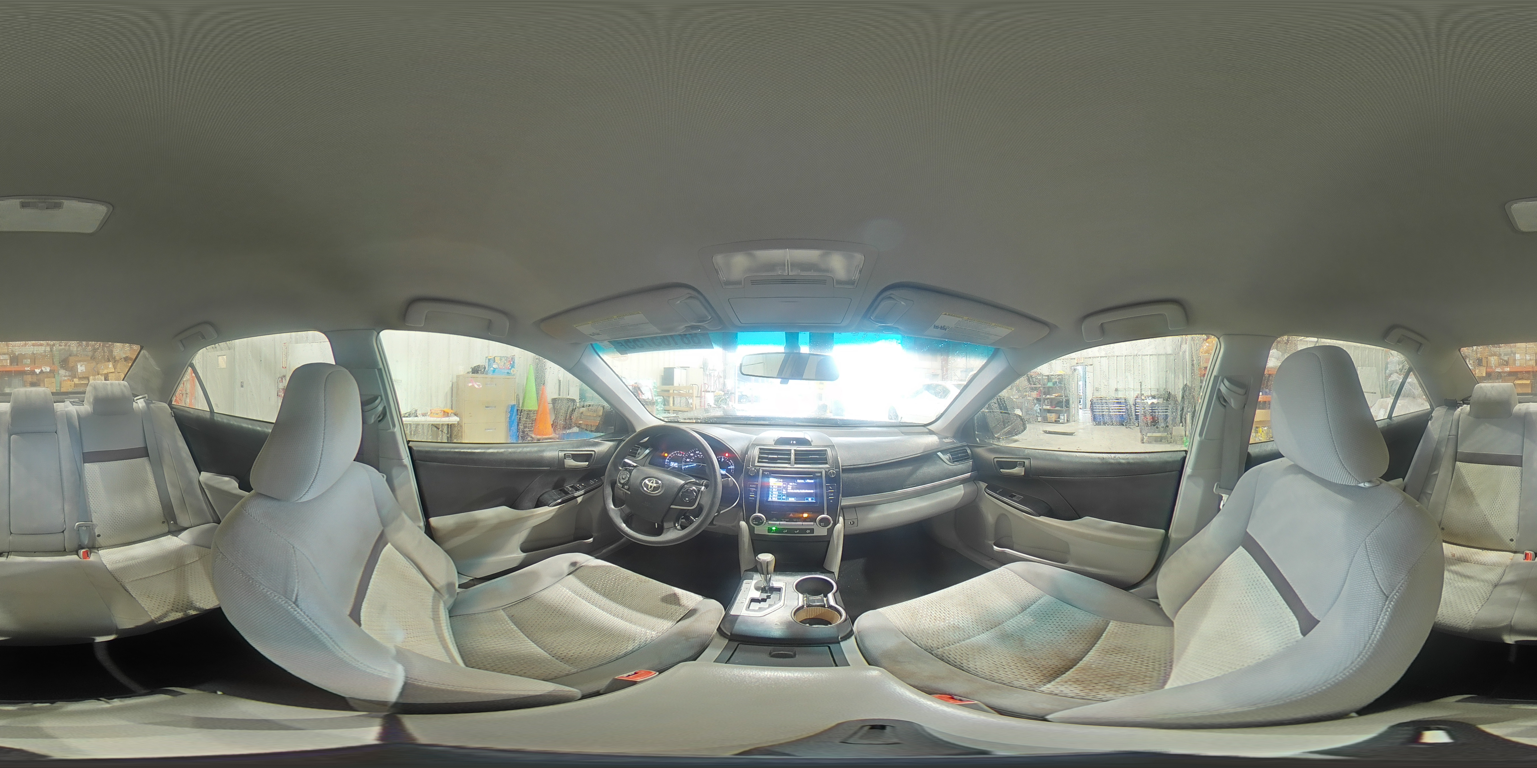 2013 Toyota Camry - Image 13