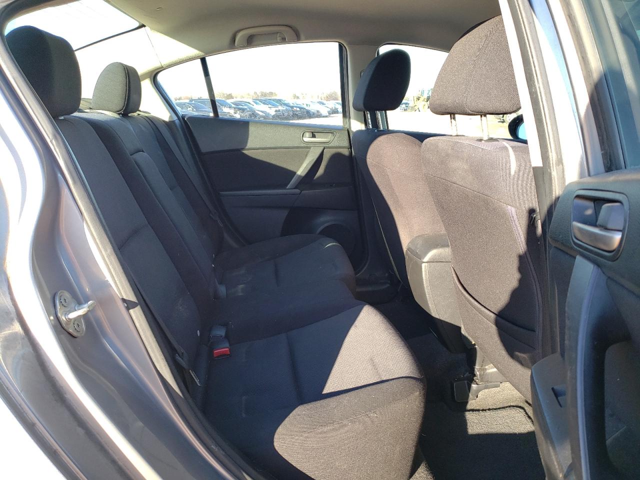 2011 Mazda 3 - Image 10