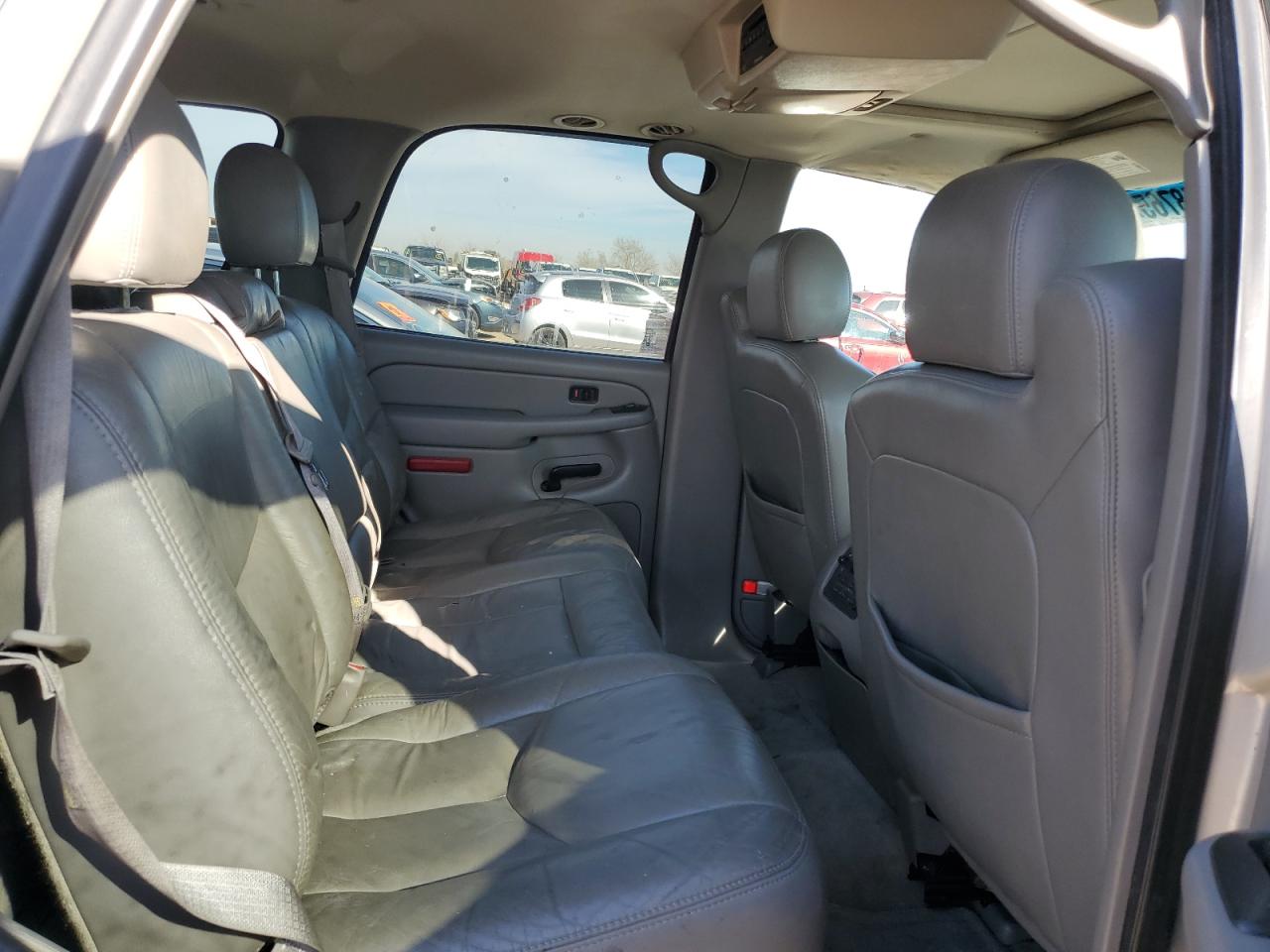 2006 Chevrolet Tahoe - Image 11