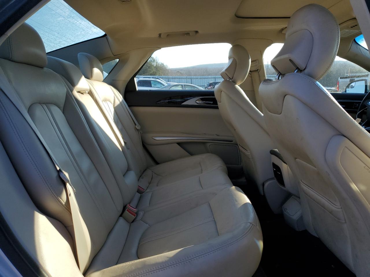 2016 Lincoln MKZ - Image 10