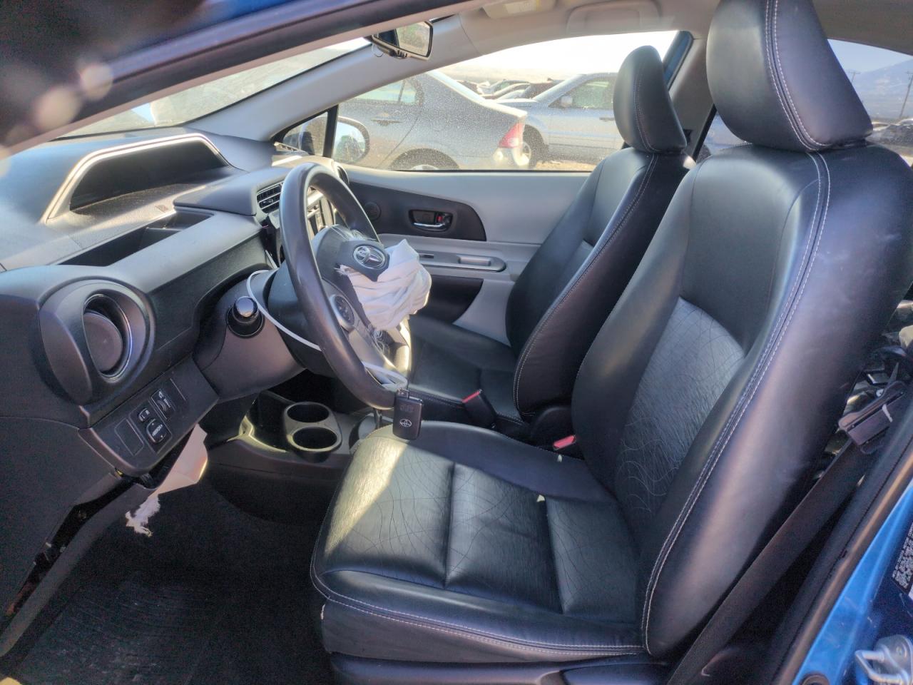 2012 Toyota Prius - Image 7