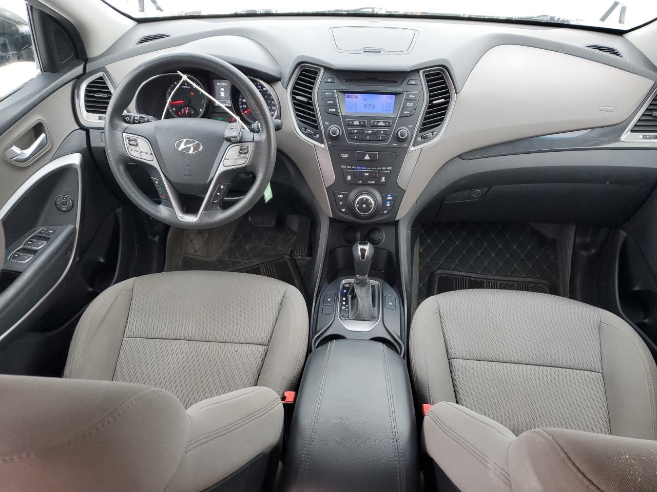 2016 Hyundai Santa Fe - Image 8