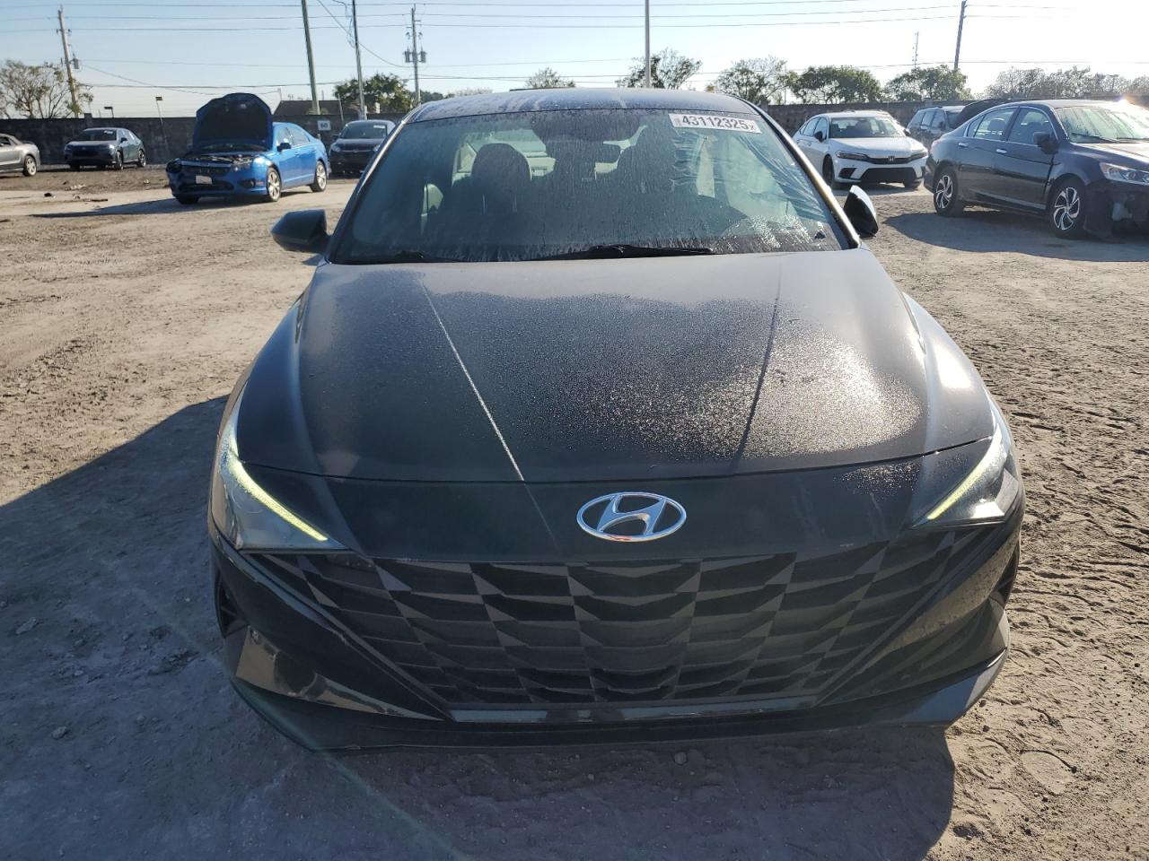 2022 Hyundai Elantra - Image 5