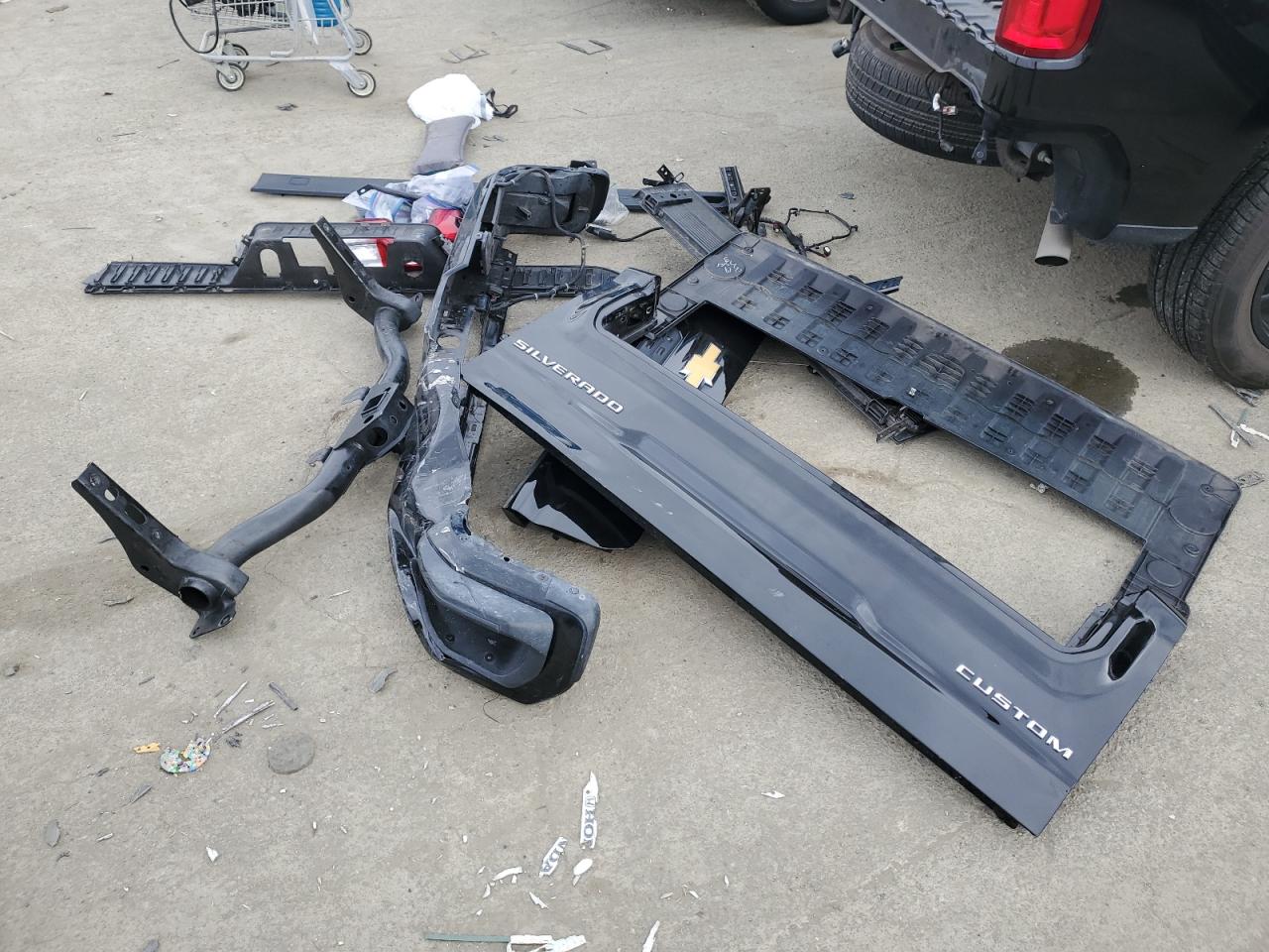 2021 Chevrolet Silverado - Image 12