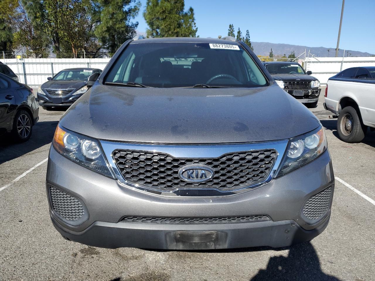 VIN 5XYKT4A29DG420993 2013 KIA SORENTO no.5