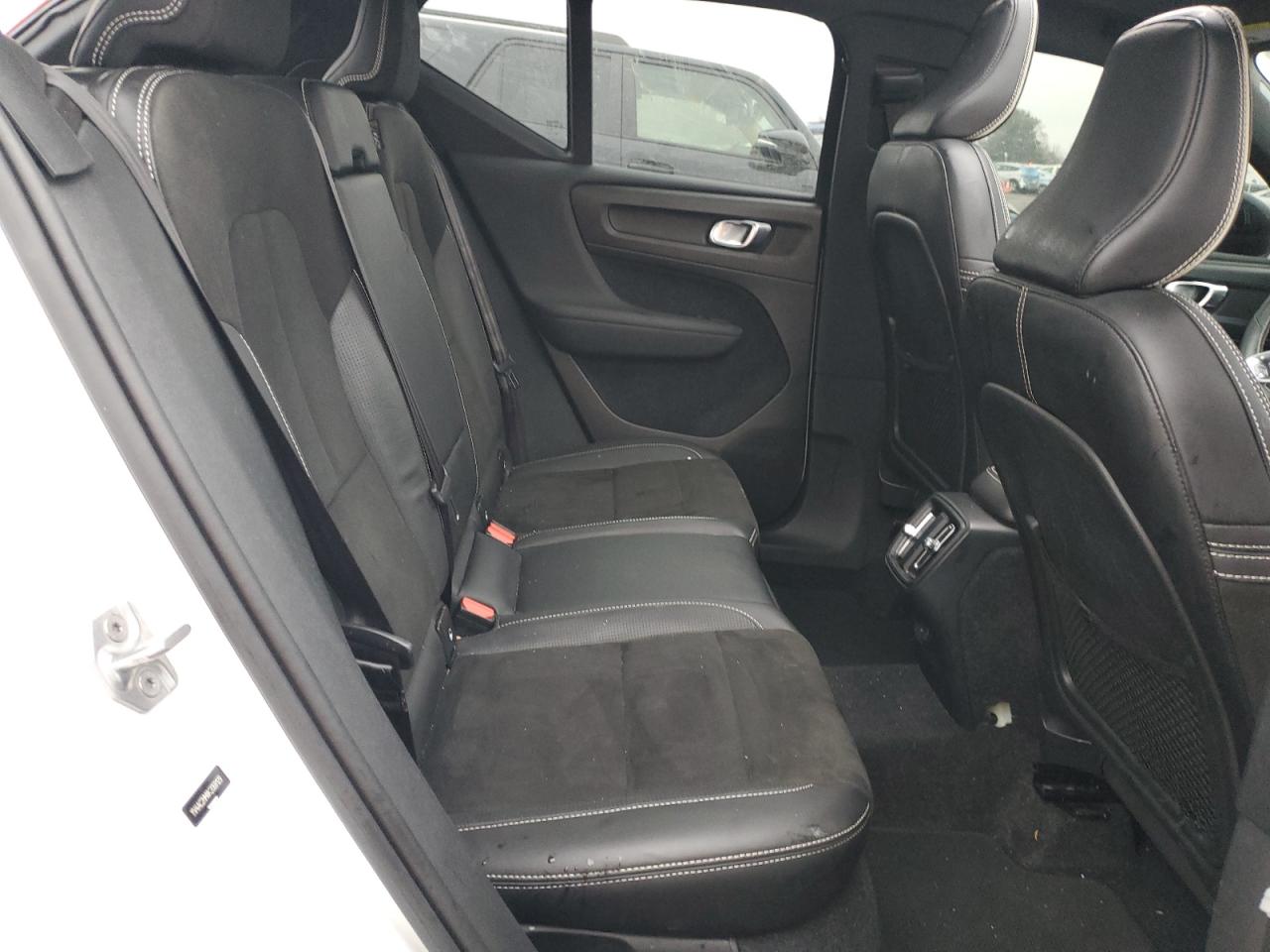 2019 Volvo XC40 - Image 12