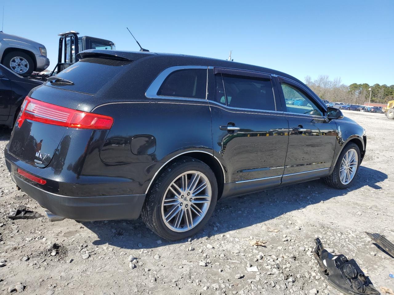 2015 Lincoln MKT - Image 3