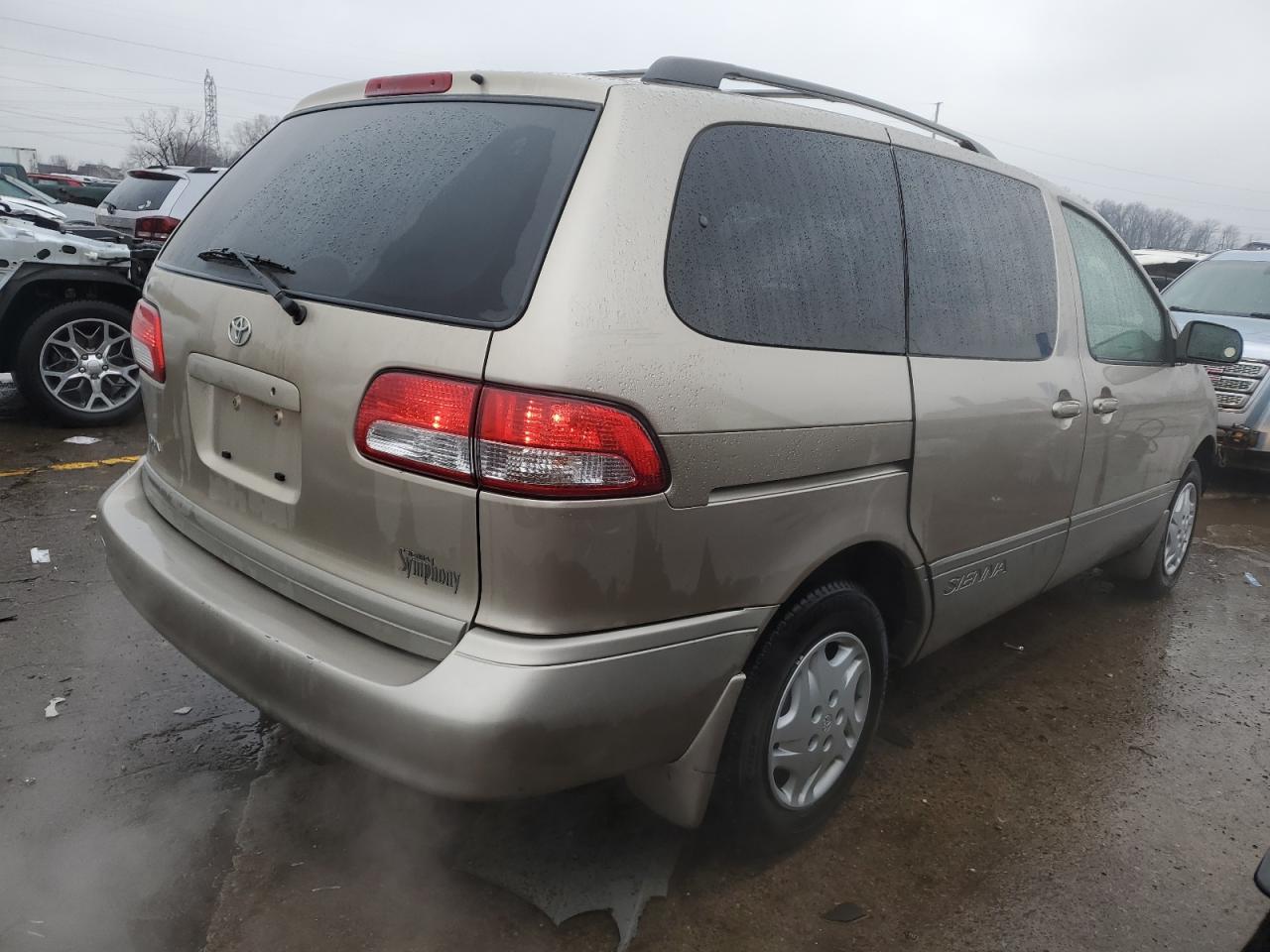2002 Toyota Sienna - Image 3