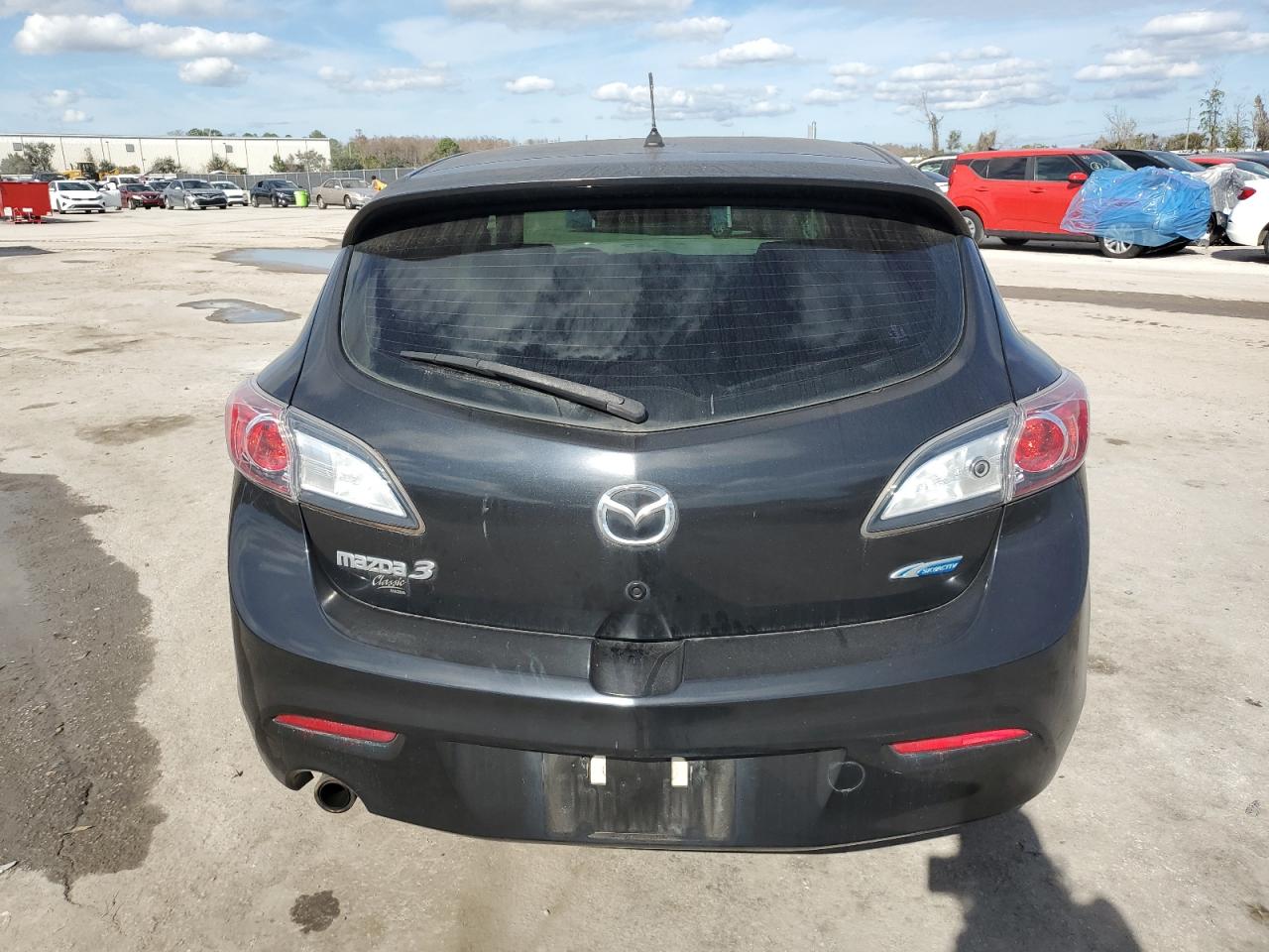 2013 Mazda 3 - Image 6