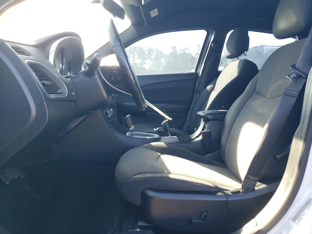 2013 Chrysler 200 - Image 7