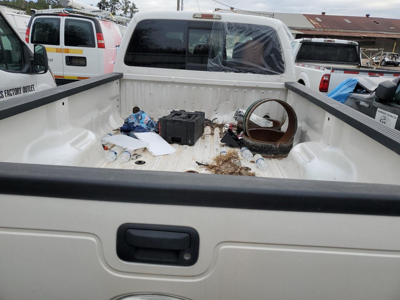 2015 Ford F350 - Image 10