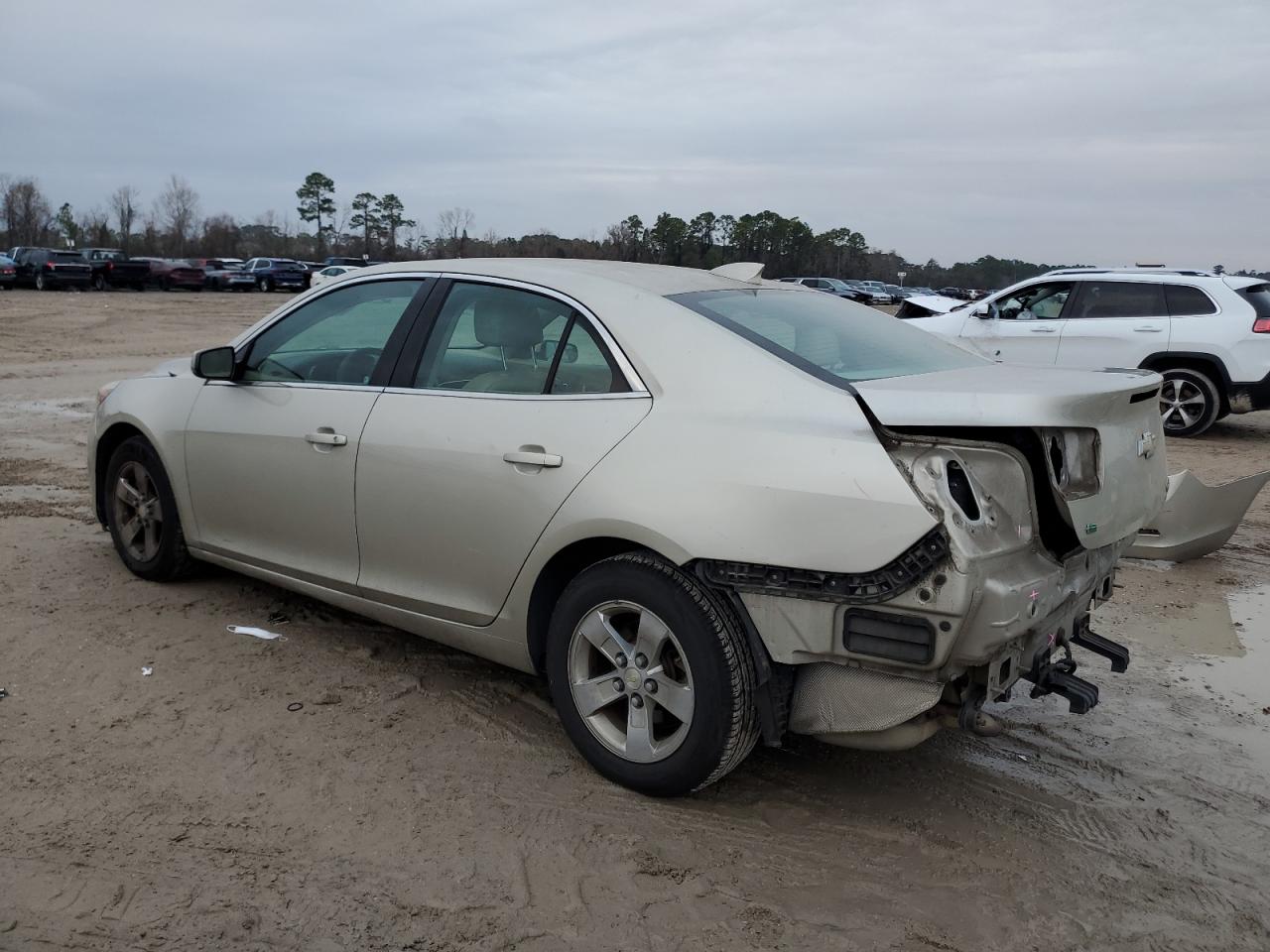2016 Chevrolet Malibu - Image 2