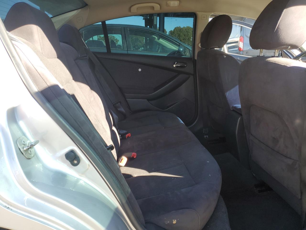 2011 Nissan Altima - Image 10