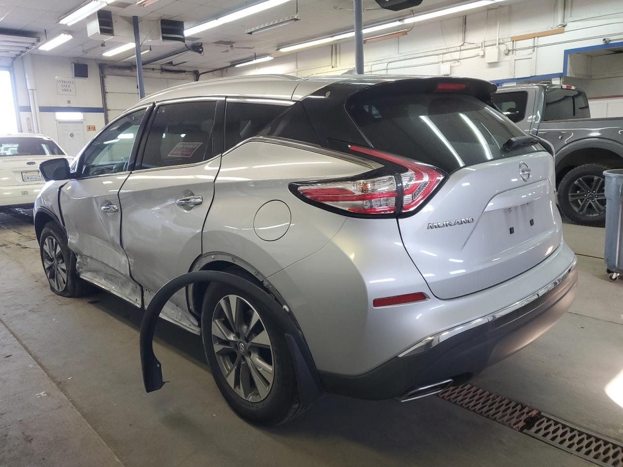2015 Nissan Murano - Image 2