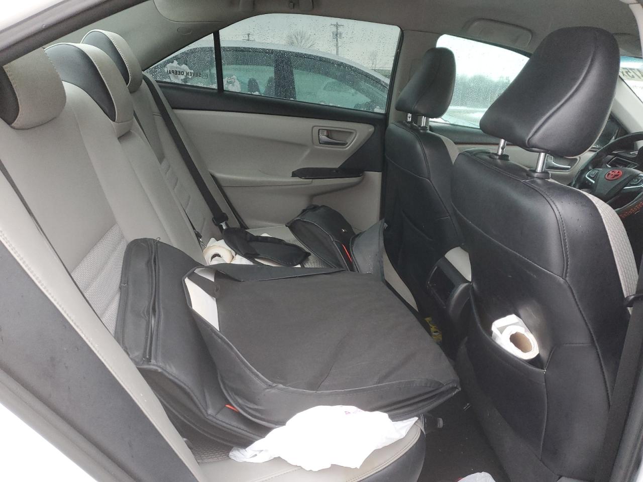 2017 Toyota Camry - Image 10