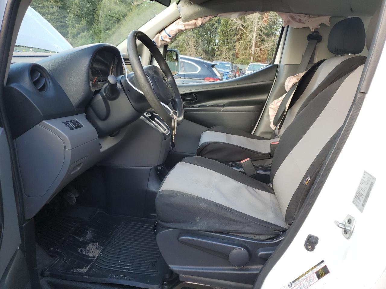 2017 Nissan NV - Image 7