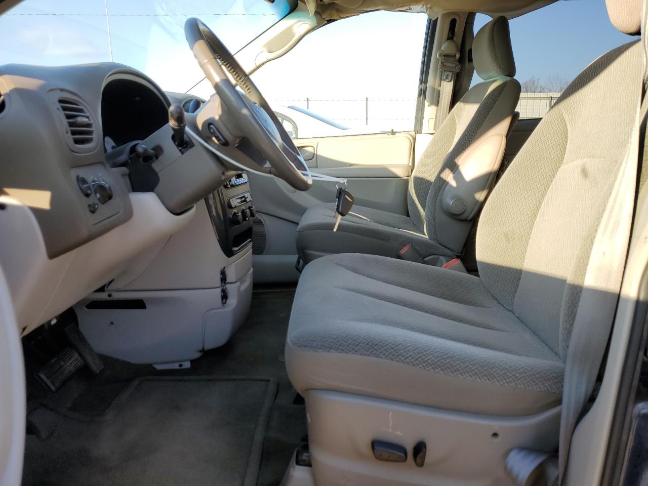 2005 Dodge Caravan - Image 7