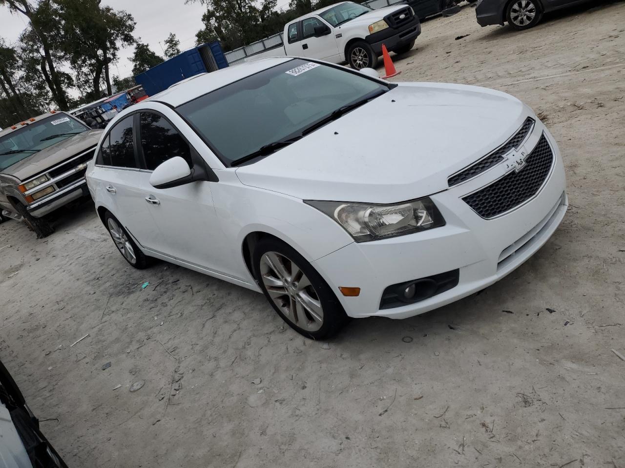 VIN 1G1PG5SB9E7334296 2014 CHEVROLET CRUZE no.4