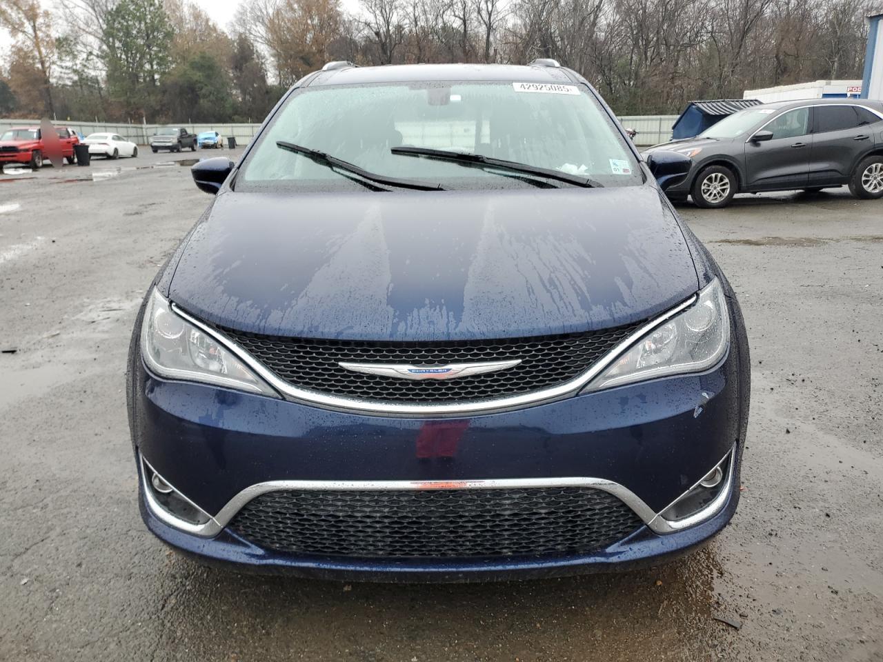 2018 Chrysler Pacifica - Image 5