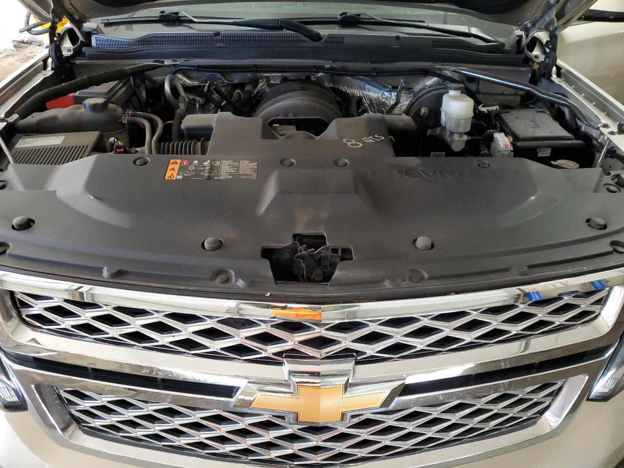 2017 Chevrolet Suburban - Image 12