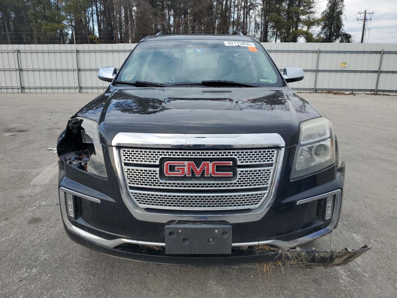 2017 GMC Terrain - Image 5