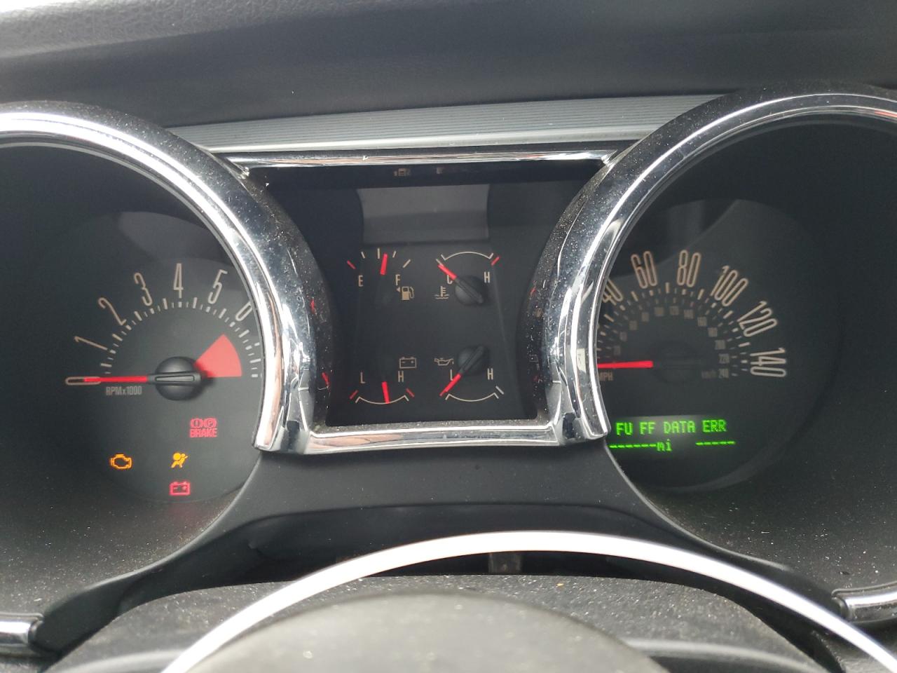 2005 Ford Mustang - Image 9