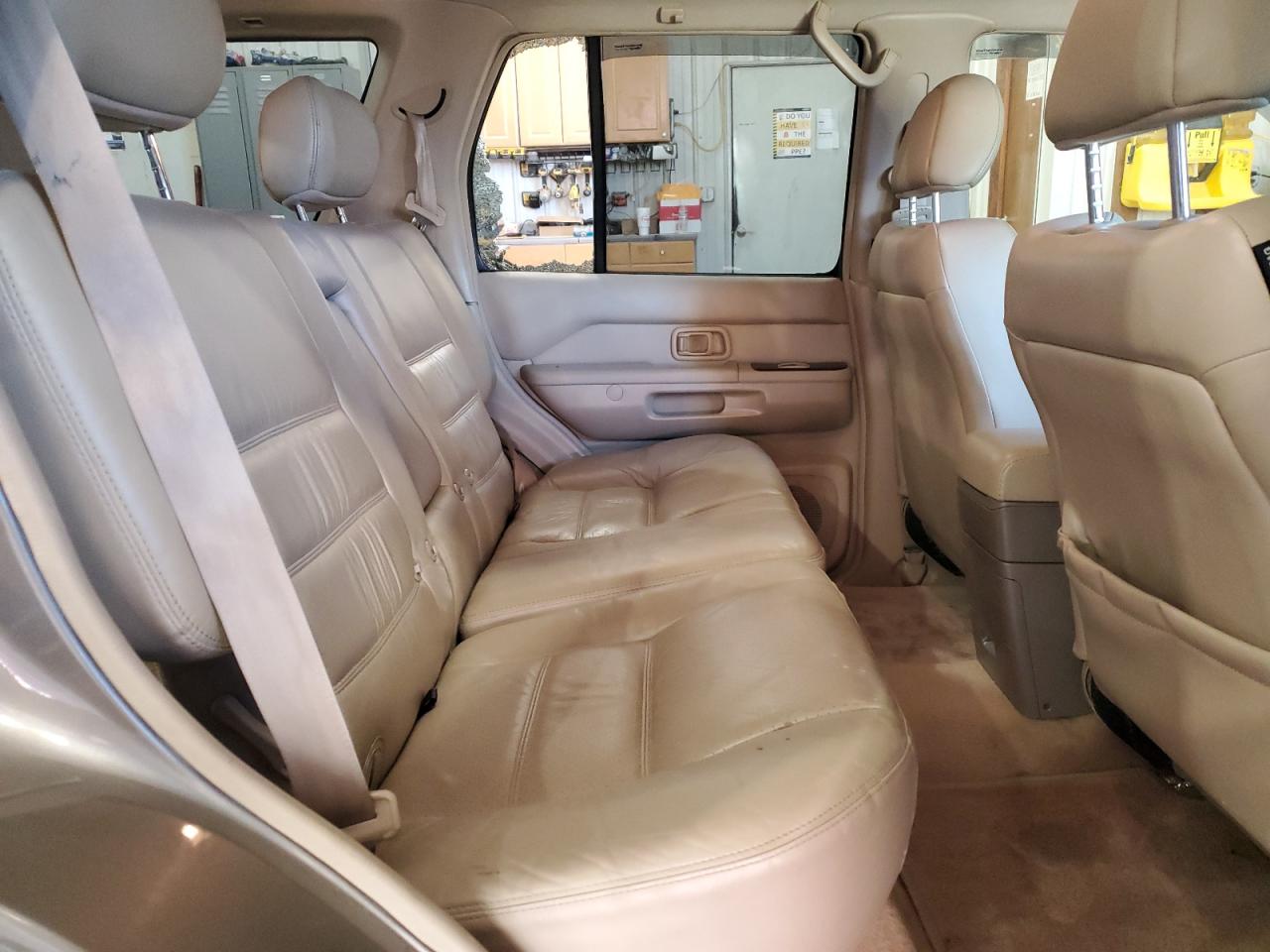 2001 Nissan Pathfinder - Image 11