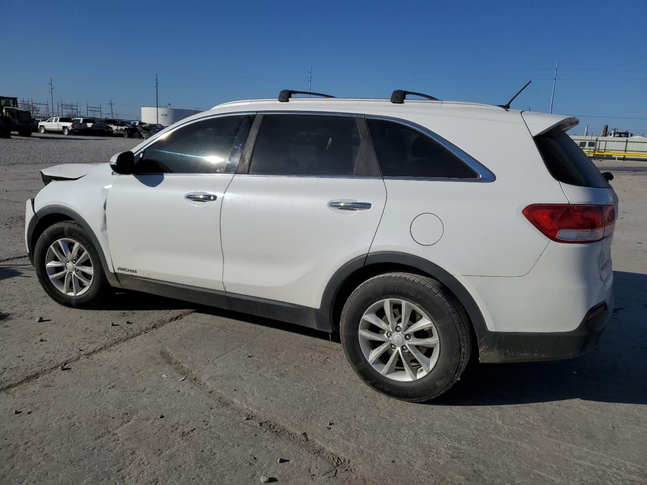 2016 Kia Sorento - Image 2